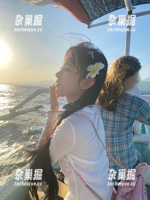 个个嘴巴都停不下来，感谢“51吃瓜中心”app今日更新！
