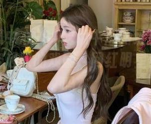 91吃瓜中心网址里的爆料如同跌宕起伏的戏剧，网红明星们你们怕吗？