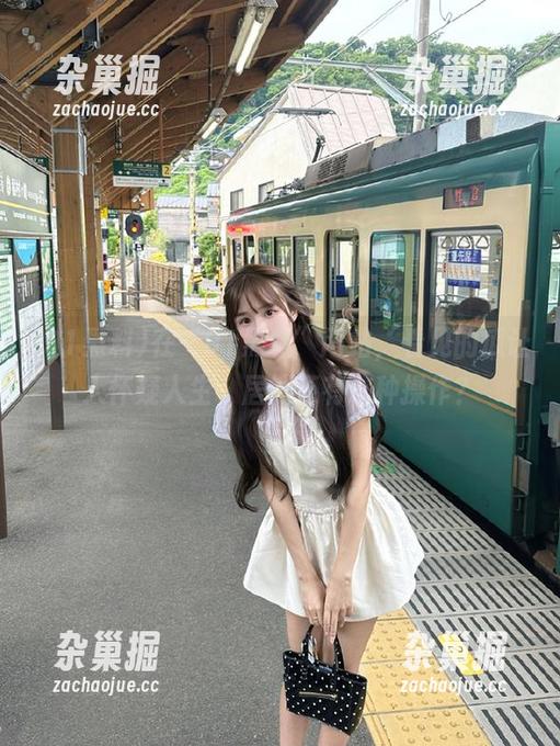 91黑料 在“91黑料”网站,看见的瓜让人怀疑人生,居然还有这种操作?