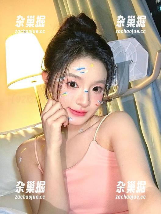 不在线？下载92吃瓜，等你方便时尽情补瓜