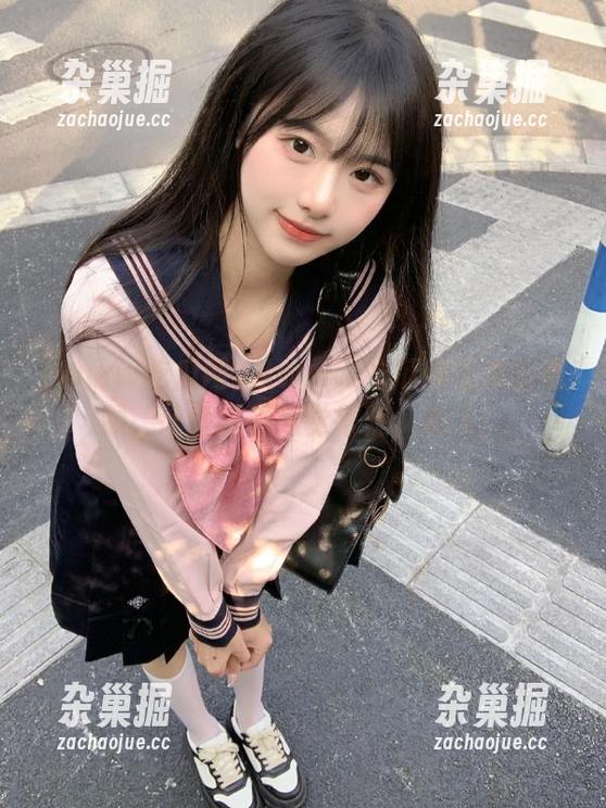 www吃瓜网 从www吃瓜网飞来的视频,让我越看越觉得辣,撩人!