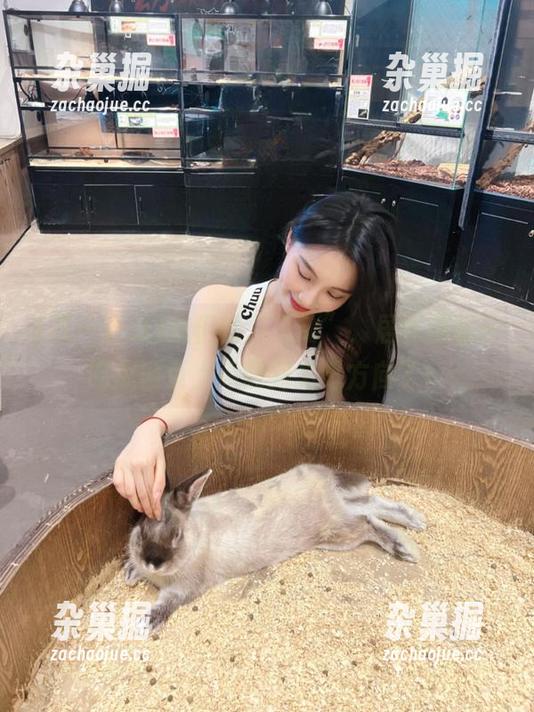 五一吃瓜 我们的“互动”,居然在五一吃瓜网页上高能到忘记方向了!