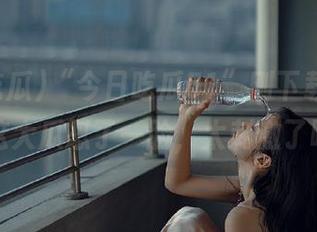 “今日吃瓜51”刚下载，立刻被这大瓜怼了一脸，太刺激了吧！