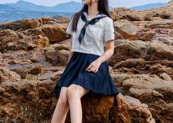 吃瓜福利网APP，浸泡在日常八卦里，像是被无数的瓜噎了一嘴，呸～精致。