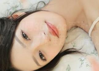 吃瓜网36w.cc直达：群里的热议，她那高跟鞋还是很有戏
