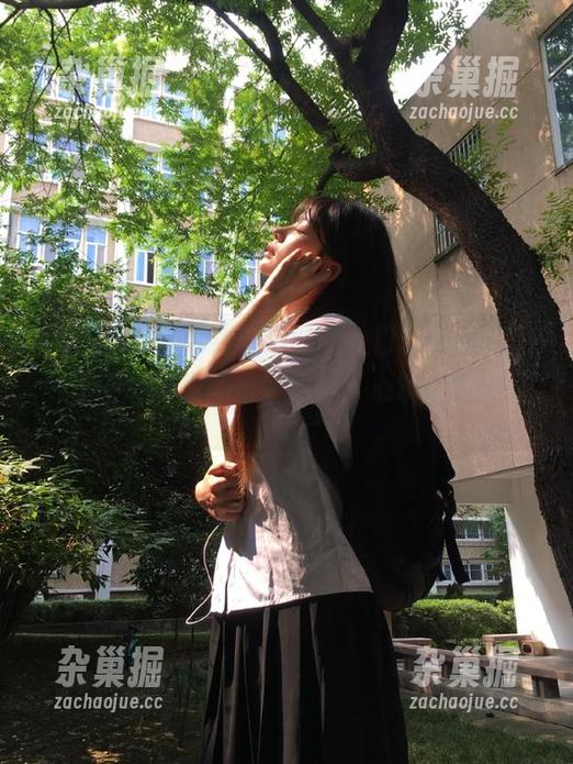 吃瓜网 登录到吃瓜网的入口,宛如踏入一个未经探索的奇妙世界,心跳加速中……