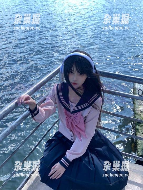 网曝吃瓜 咕噜咕噜转着,“网曝吃瓜”让我在“观看”时脑补无数个戏剧高潮。