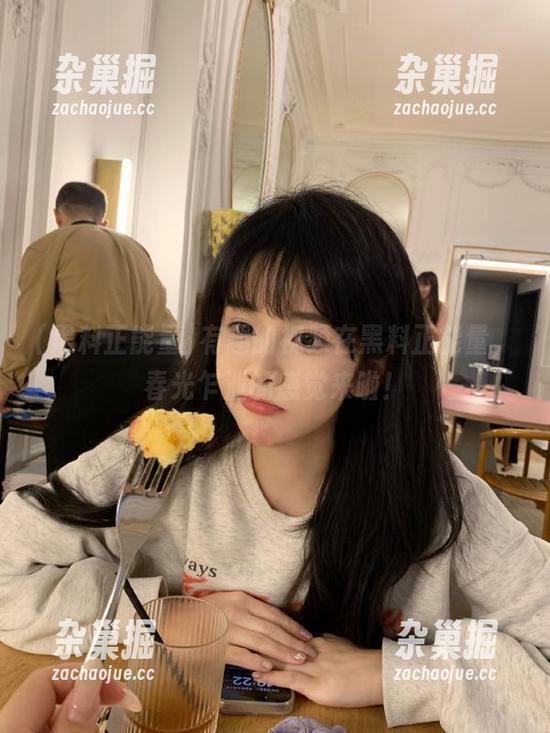 黑料正能量 有趣的视频在黑料正能量,春光乍泄的感觉来啦!