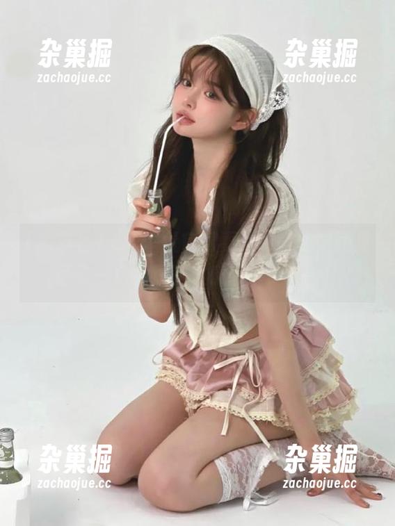 黑料社 当黑料社官网更新时,我如同见证了一场微观的娱乐革命,哈哈!
