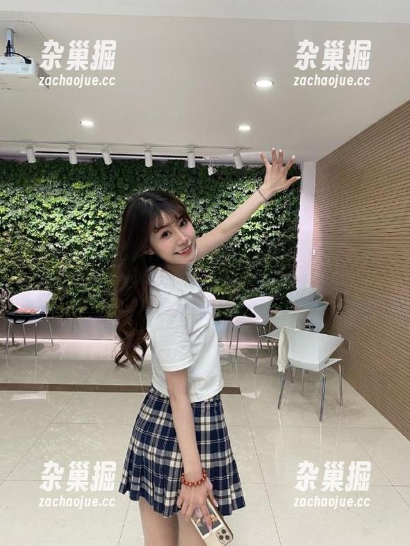 黑料网 黑料网官网上新出的爆料,心脏随之‘隆隆’直跳,不过还挺上瘾的。